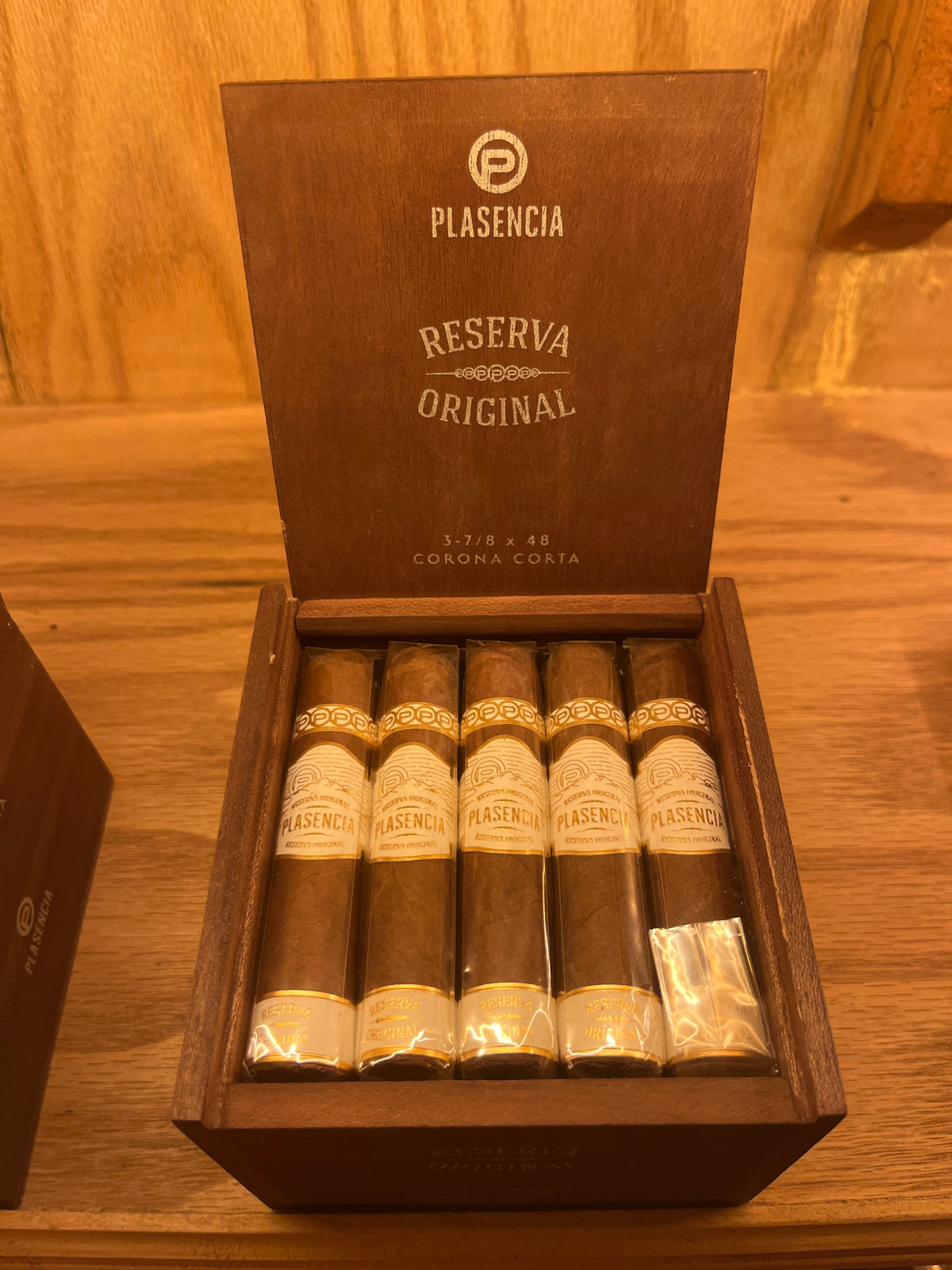 PLASENCIA CORONA CORTA